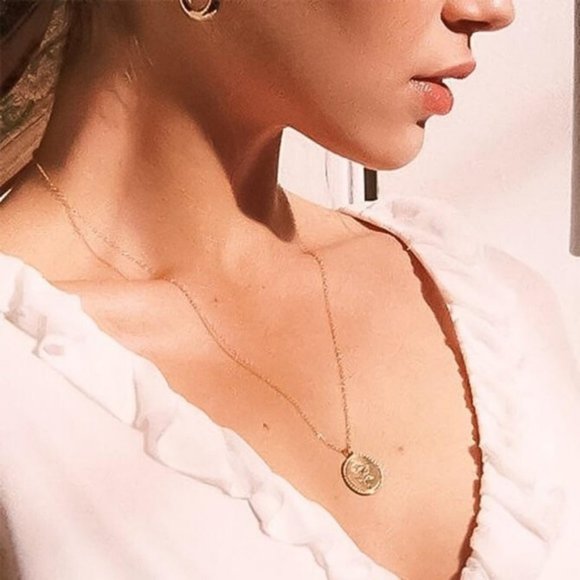 Rose Pendant Necklace - Picture 2 of 7